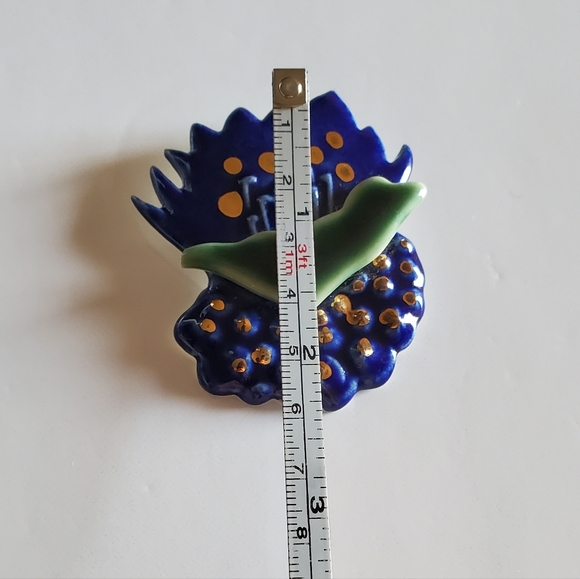 Vtg. Ceramic Brooch Signed - Picture 3 of 4